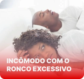 foto de mulher incomodada com o ronco do marido